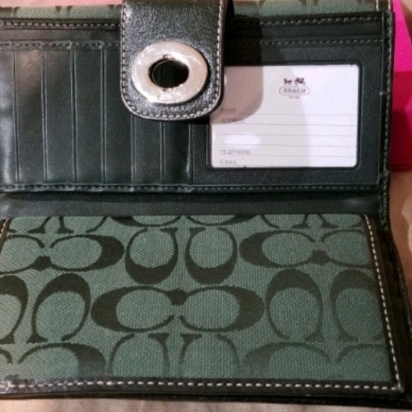 Coach Wallet Forest Green - Picture 2 of 8